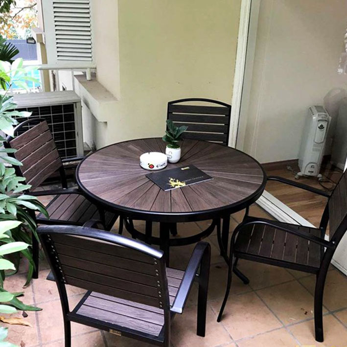 Bàn ghế ngoài trời
